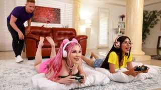 [HotGirlsGame] Lily Lou (Hot Gamer Craves Freeuse Anal / 09.17.2023)