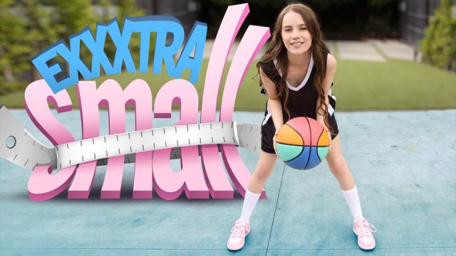 [ExxxtraSmall] Sia Wood (Petite Dunk / 06.08.2023)